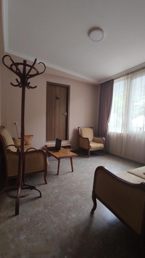 Guesthouse Mabu - 4 Newly Built Rooms In The Heart Of メスティア エクステリア 写真