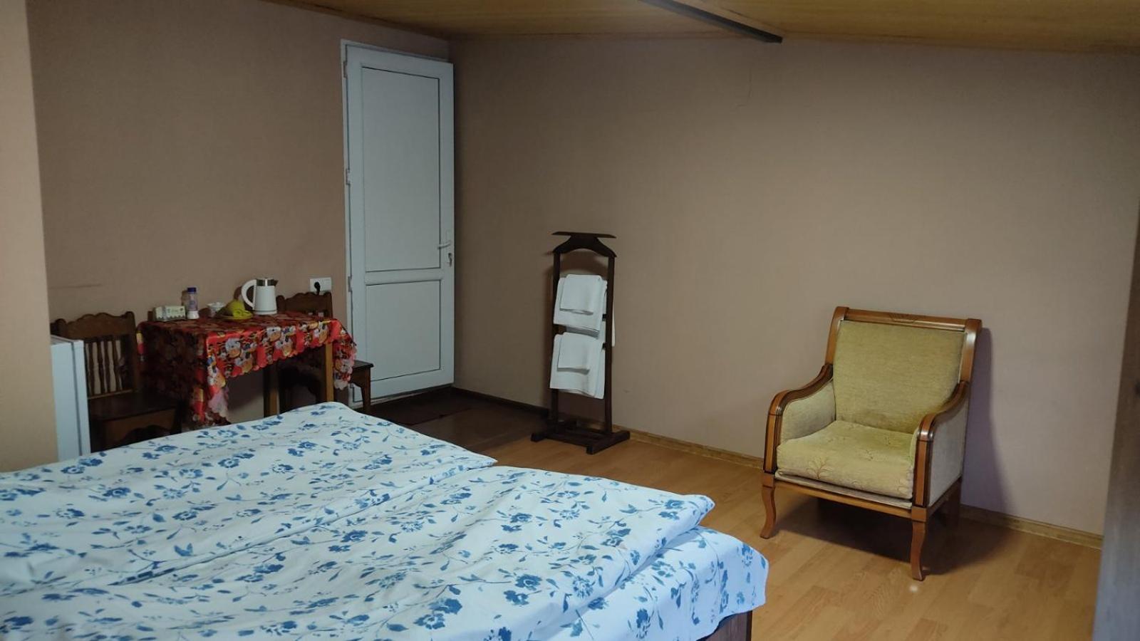 Guesthouse Mabu - 4 Newly Built Rooms In The Heart Of メスティア エクステリア 写真