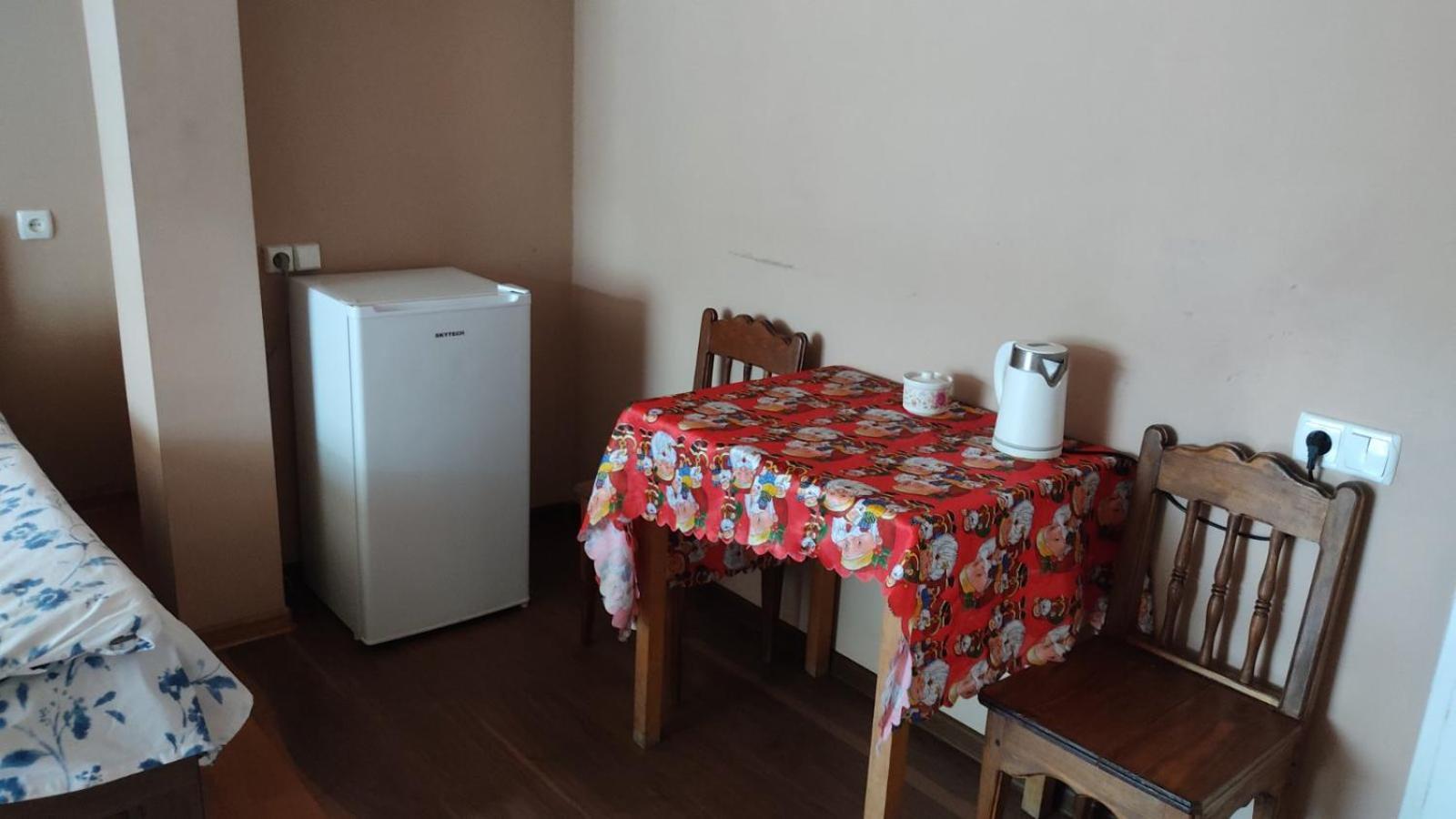 Guesthouse Mabu - 4 Newly Built Rooms In The Heart Of メスティア エクステリア 写真